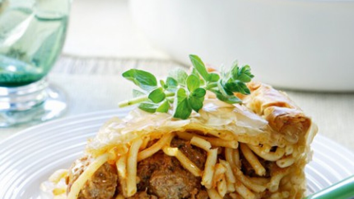 Παστίτσιο με κεφτεδάκια και φύλλο κρούστας