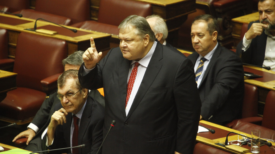 Βενιζέλος: Ο Πάνος Καμμένος δεν μπορεί να ξεφύγει από τις χυδαιότητες