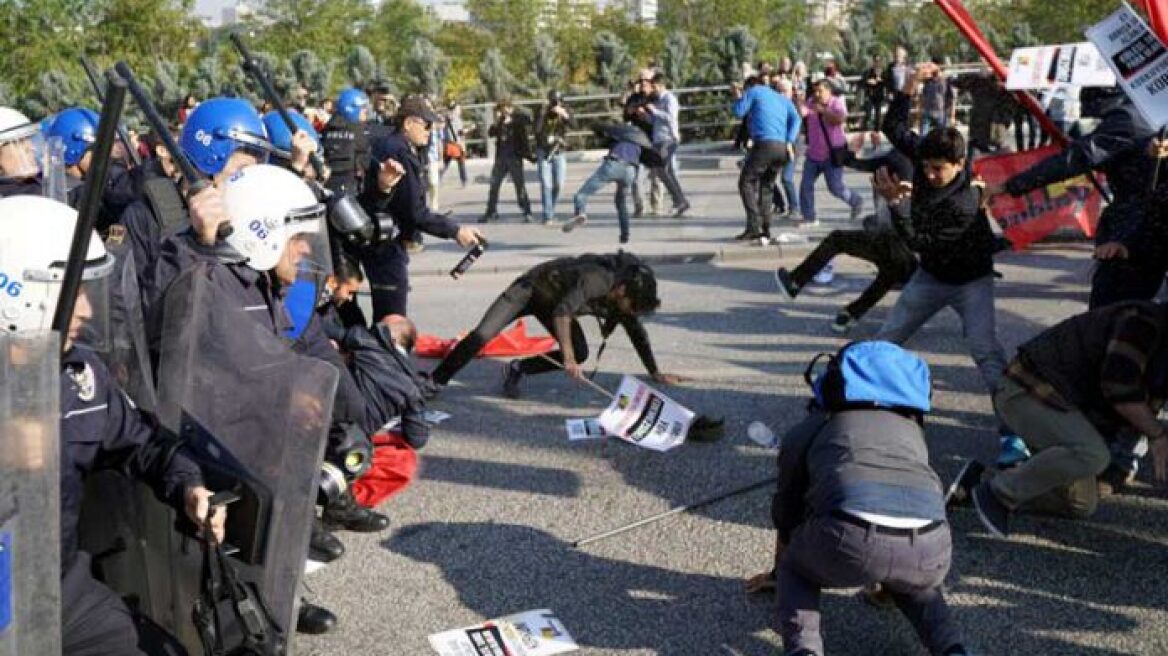 Σοβαρά επεισόδια μεταξύ αστυνομίας και διαδηλωτών στην Αγκυρα