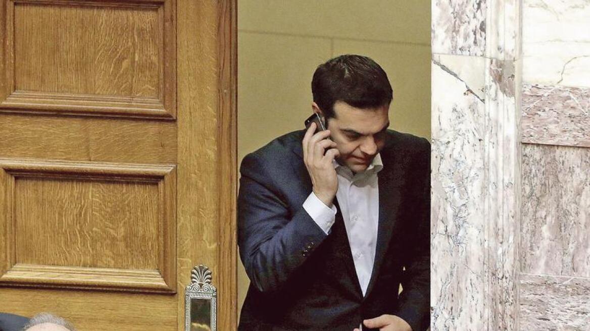 Le Figaro: Άφωνος ο Ολάντ από το τηλεφώνημα Πούτιν για τις δραχμές του Τσίπρα