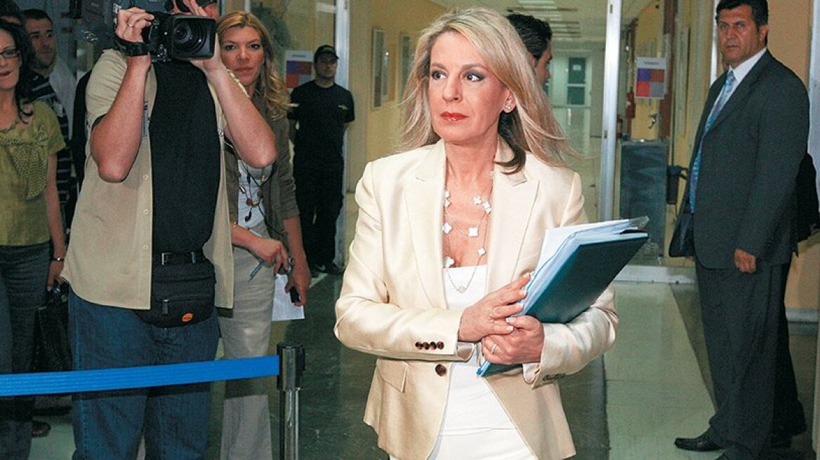 Amazing video shows the formation of Santorini over the ages (video)