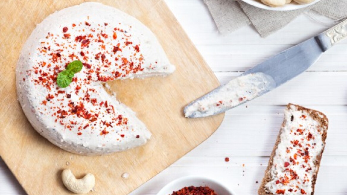 3 vegan τυριά που θα φτιάξετε μόνοι σας