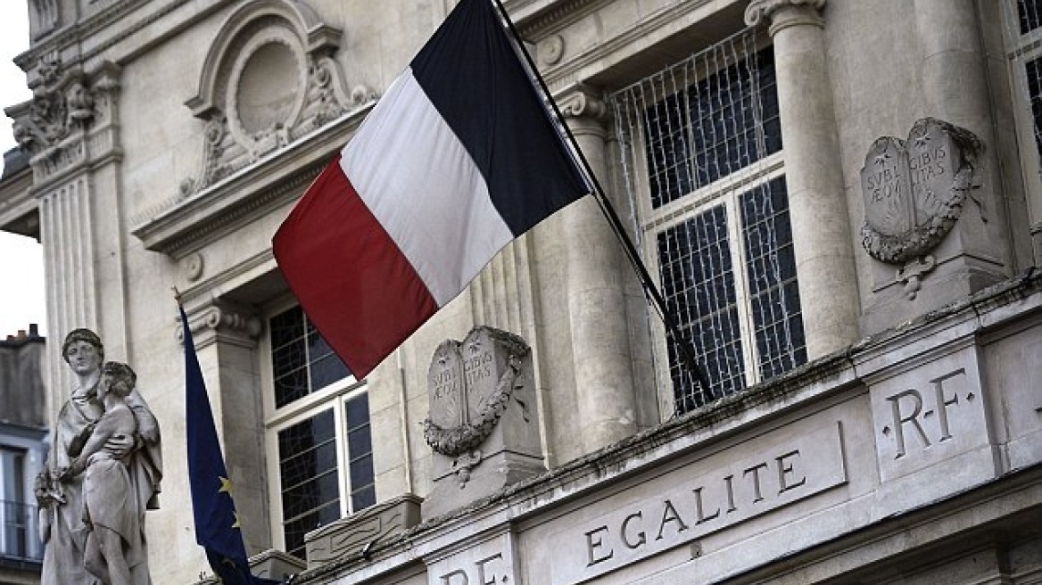 Γαλλία: Δημόσιος υπάλληλος πληρώνεται για 10 χρόνια χωρίς να δουλεύει
