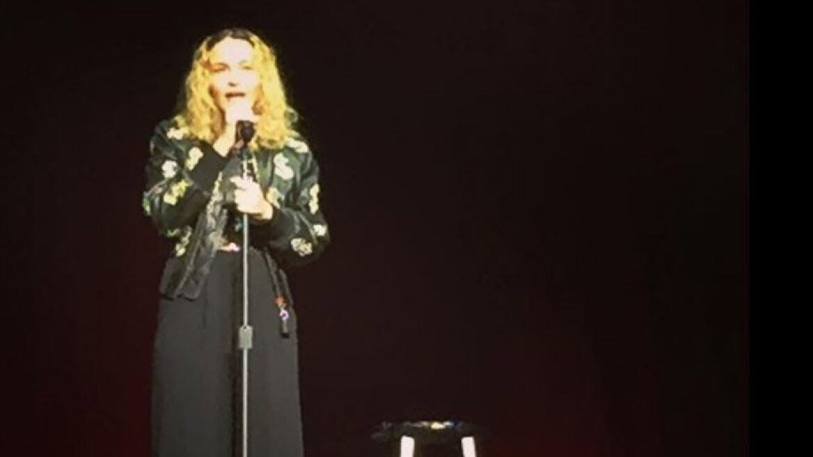 Madonna “offers” oral sex to Hillary voters (vide-photos)