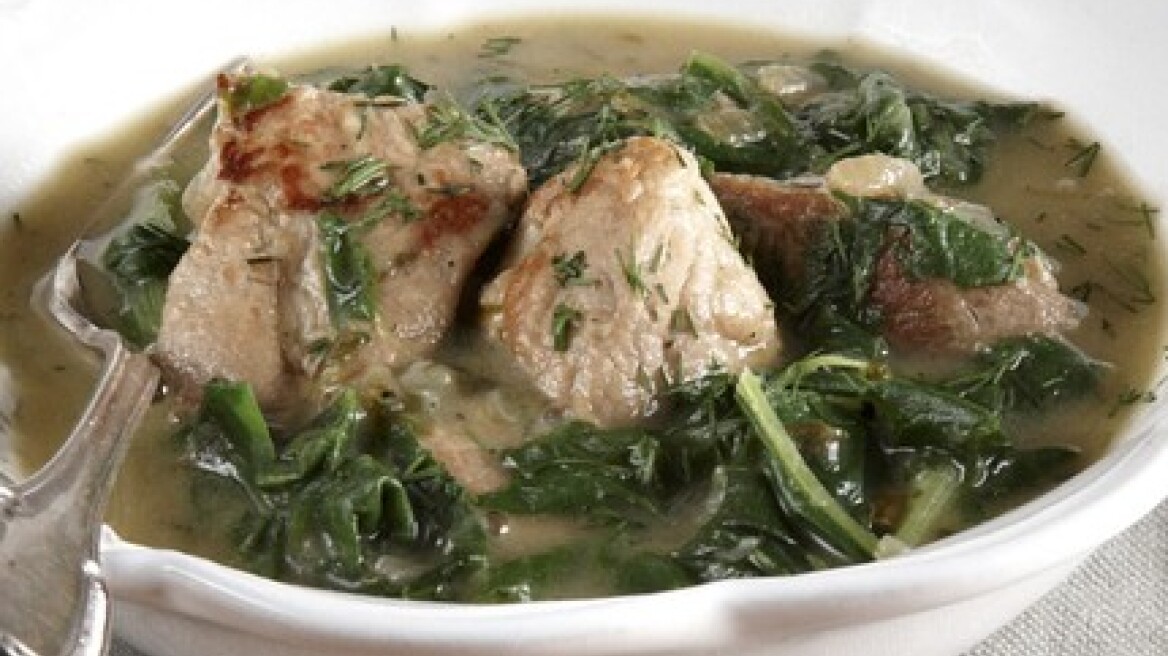  Χοιρινό με χόρτα αυγολέμονο