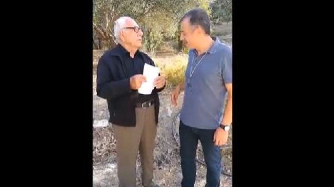 Βίντεο: Κρητικός αφιερώνει δύο μαντινάδες στον Σταύρο Θεοδωράκη