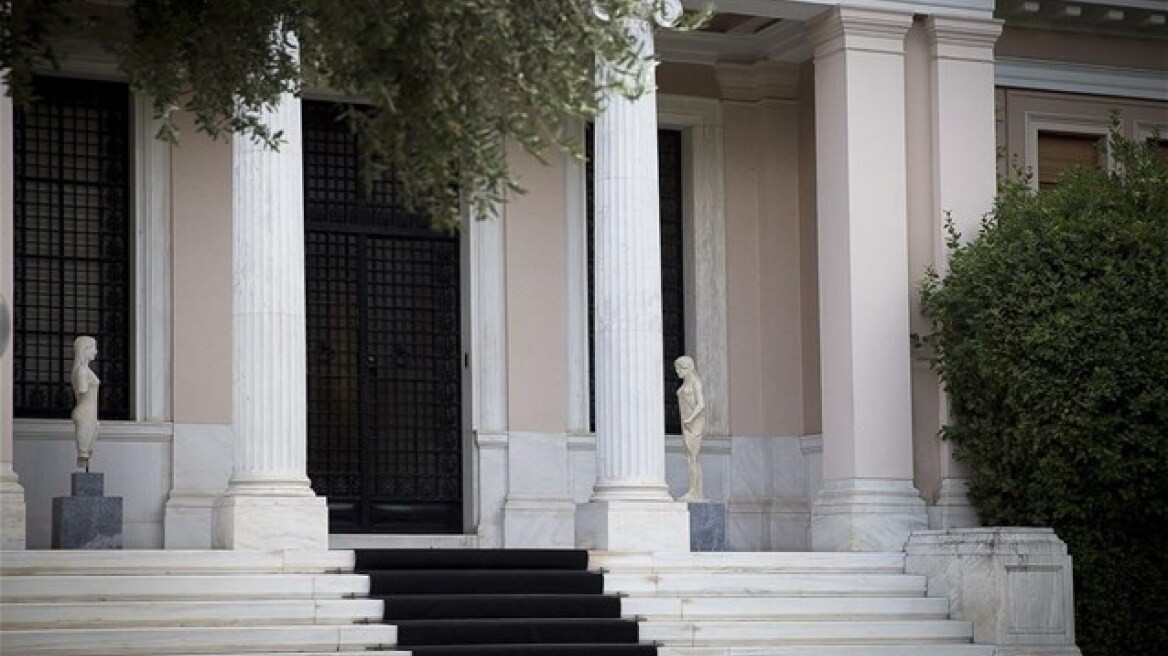 Σύσκεψη στο Μαξίμου για το μεταναστευτικό στη Χίο 