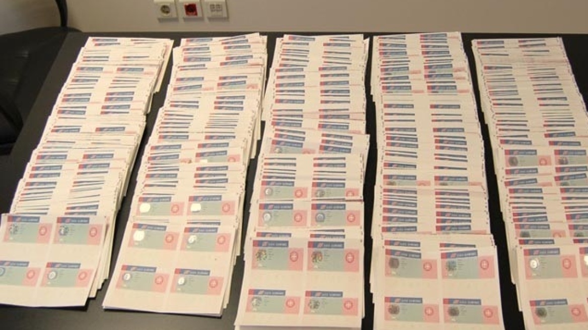 Περίπου 37.500 νέες άδειες παραμονής εκδόθηκαν στην Ελλάδα το 2015