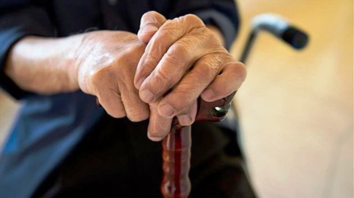 Αίγιο: Παρίστανε την λογίστρια και εξαπάτησε ηλικιωμένη