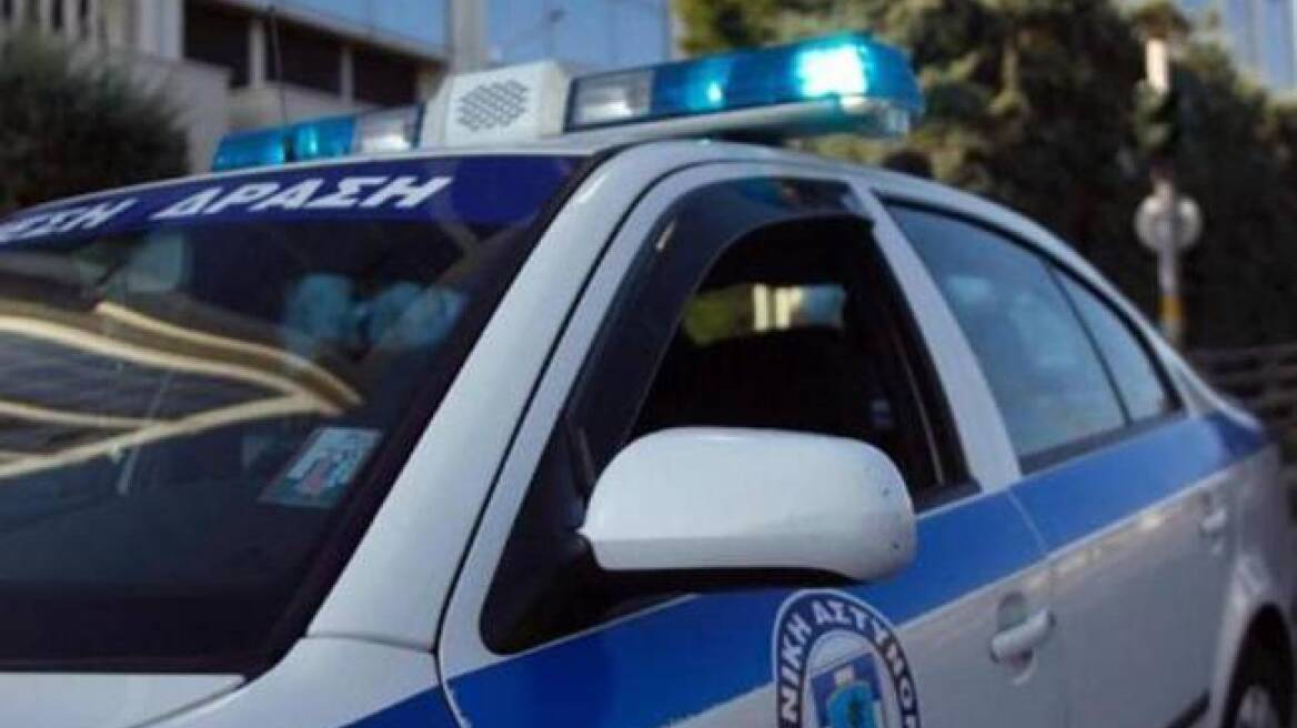 Ένας αστυνομικός τραυματίας μετά από επίθεση αγνώστων έξω από την ΑΣΟΕΕ
