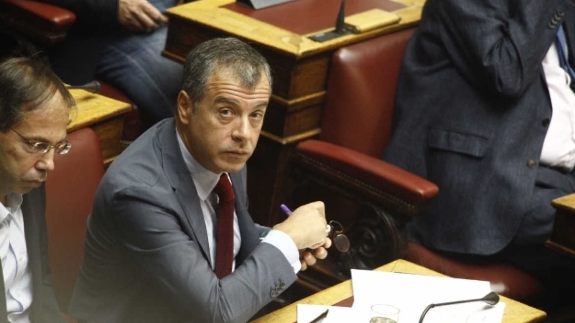 Θεοδωράκης: «Έχουμε καταντήσει μια μονοθεματική δημοκρατία»