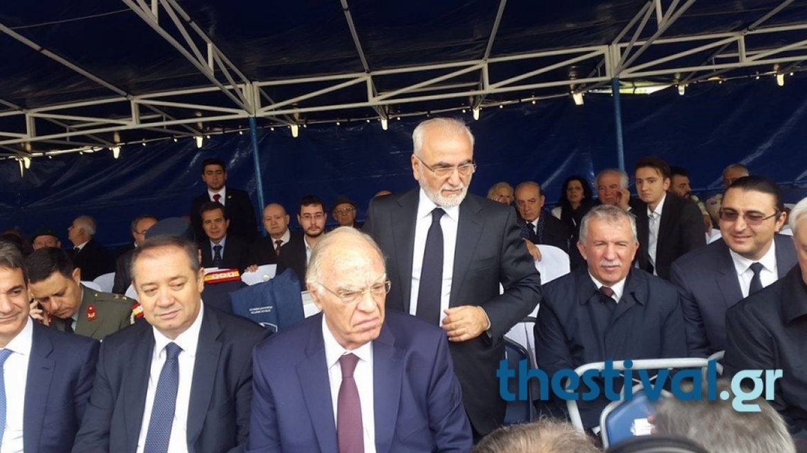 Φωτογραφίες: Και ο Ιβάν Σαββίδης στην παρέλαση της Θεσσαλονίκης