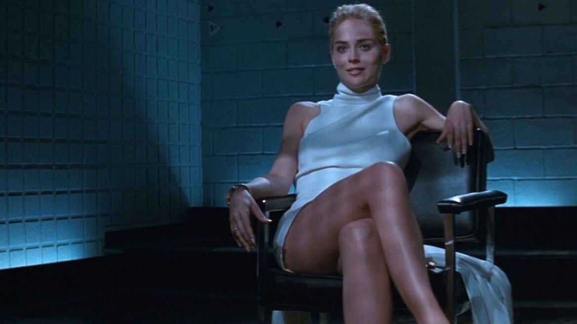 Η Sharon Stone παίζει beach volley