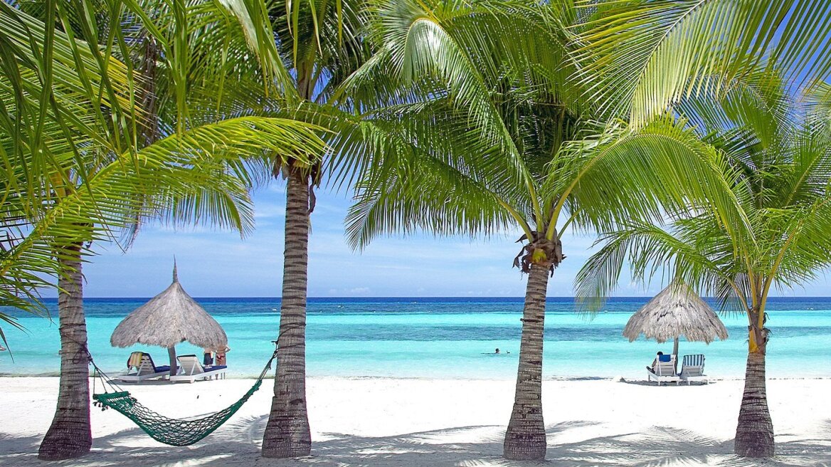 Two Greek islands voted in top 15 in the world (video)