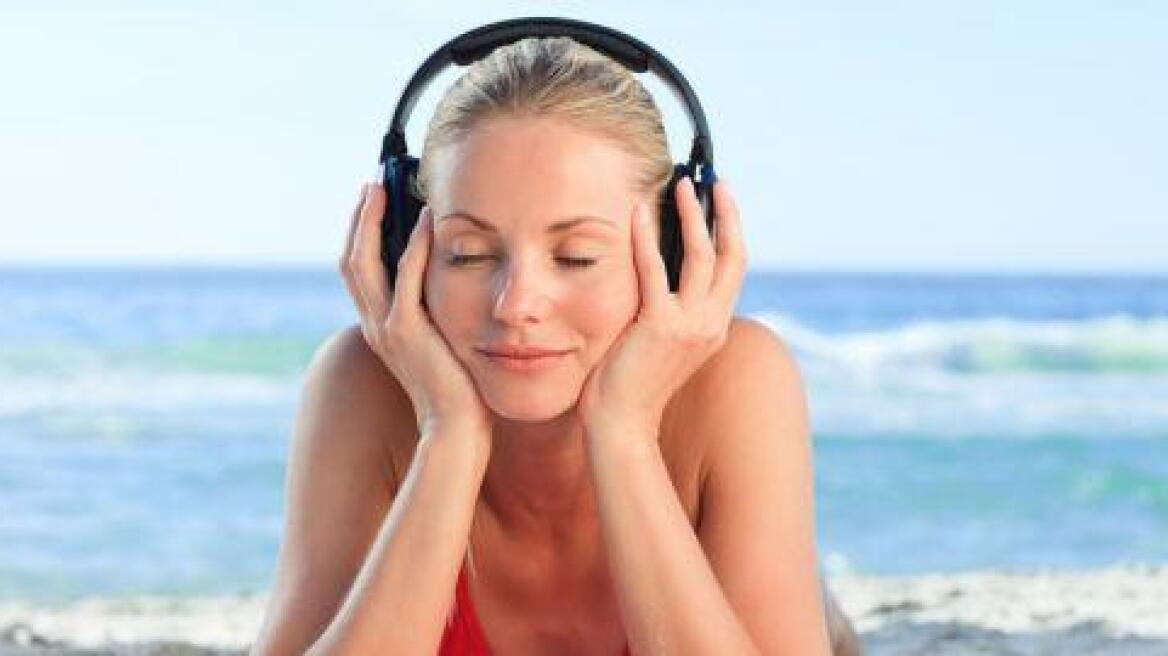 Γιατί μερικά τραγούδια «κολλάνε» στο μυαλό μας; - Οι Βρετανοί... προτιμούν Lady Gaga