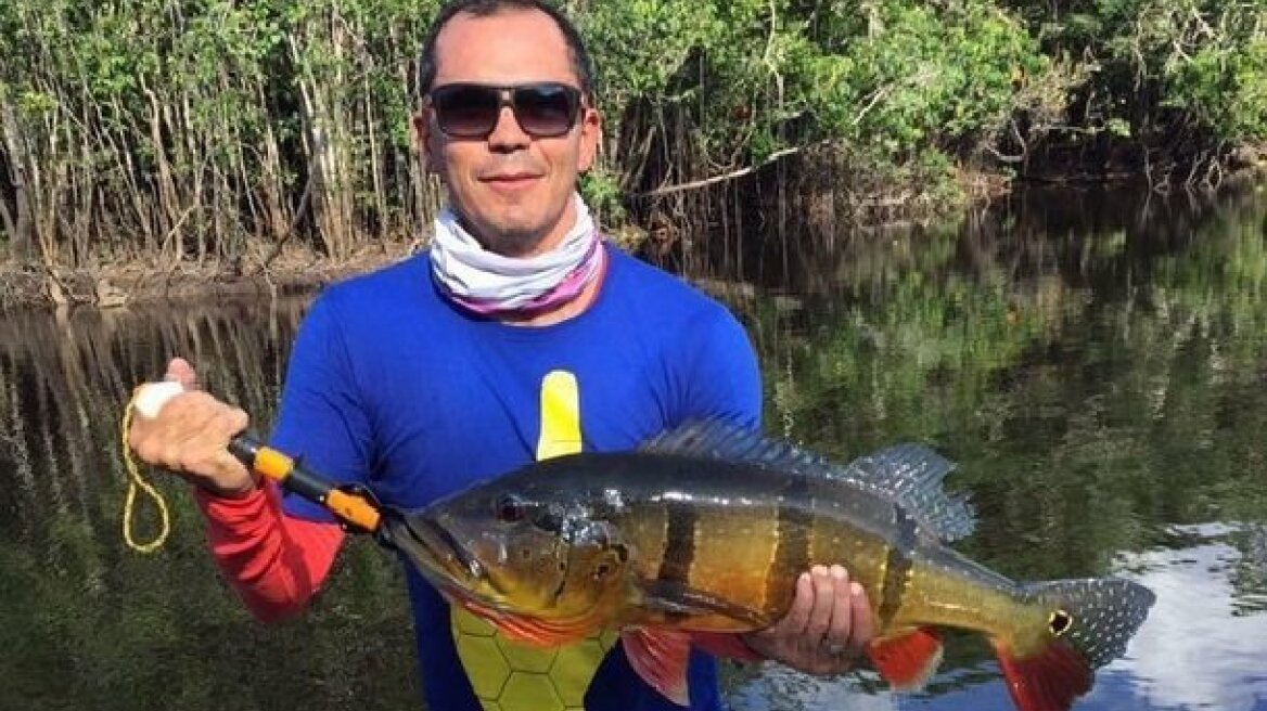 Ο Τζιοβάνι σκοράρει... στο ψάρεμα!