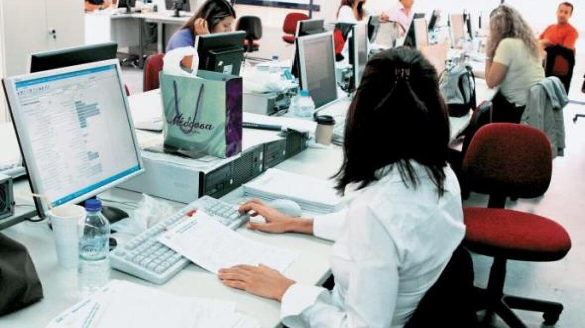 Ευελιξία σε μισθούς και απολύσεις η «συνταγή» των δανειστών