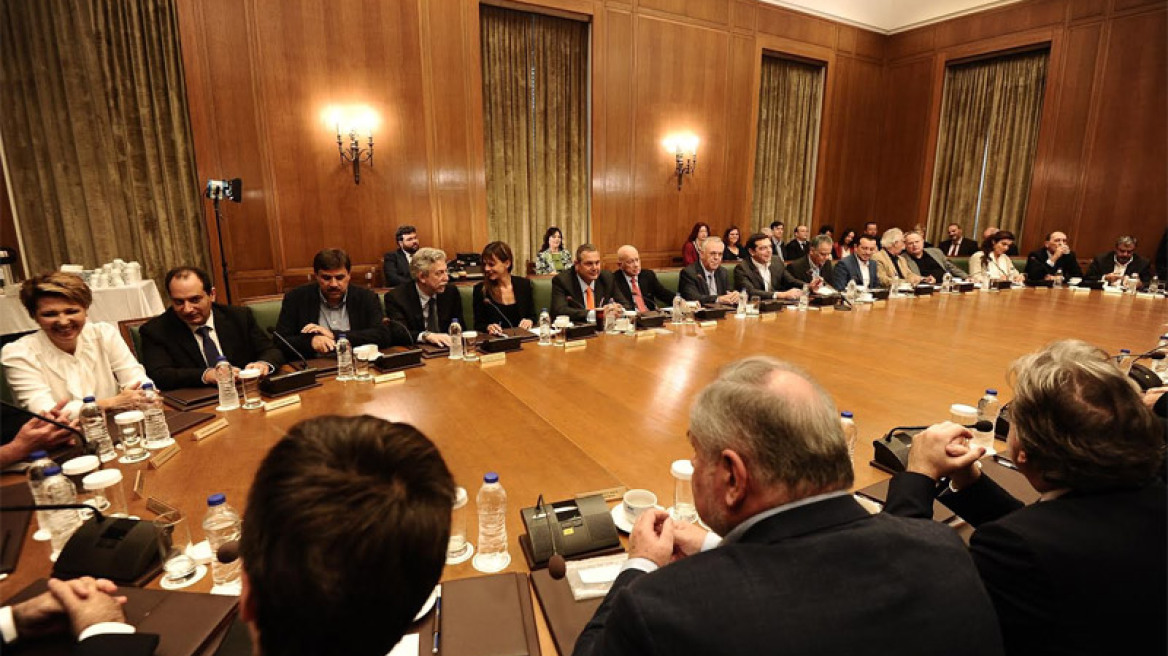 Τσίπρας: Το «μπαλάκι» στη ΝΔ για  ΕΣΡ