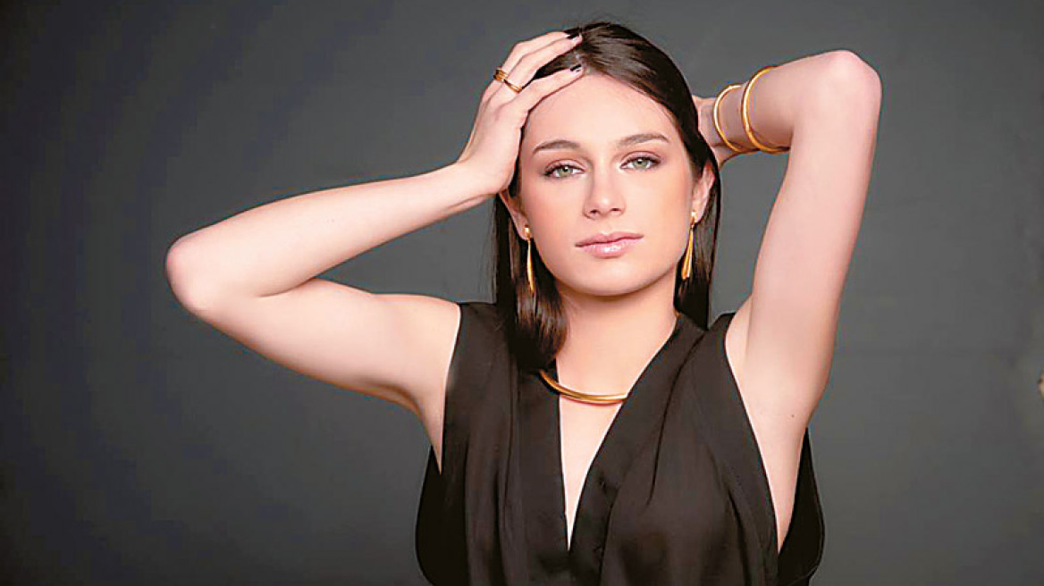 Αθηνά Μπουτάρη : Η εγγονή του δημάρχου σε ρόλο (και) μοντέλου 