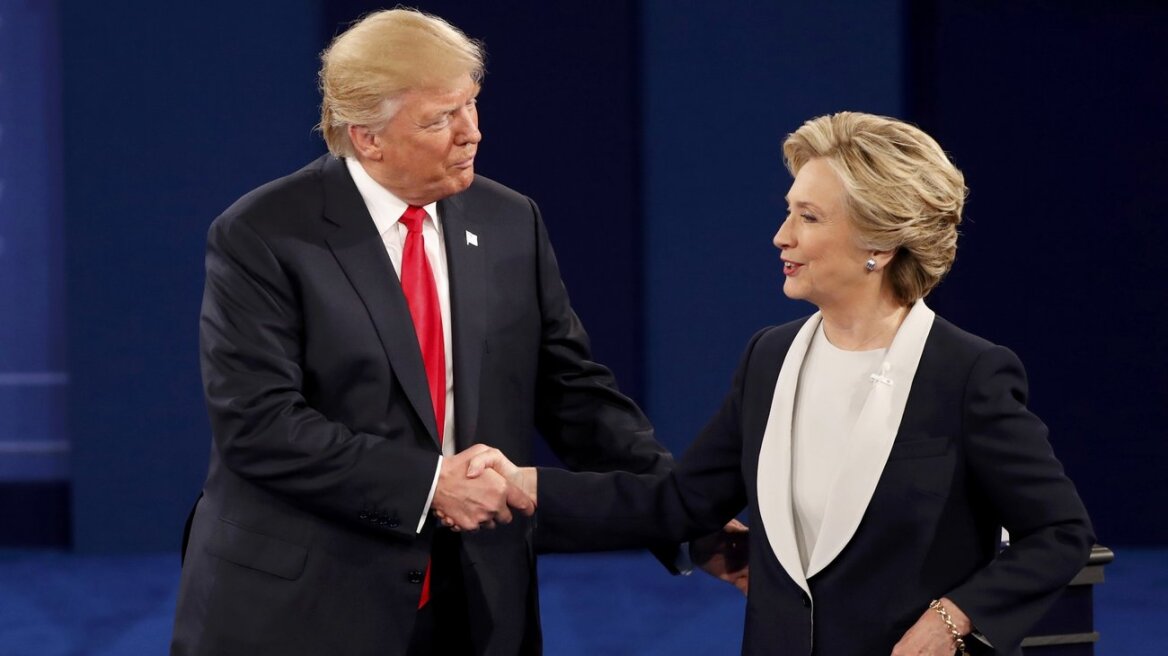 Λίγο πριν την τελική αναμέτρηση Τραμπ - Κλίντον τρέχουν να πείσουν τους ψηφοφόρους