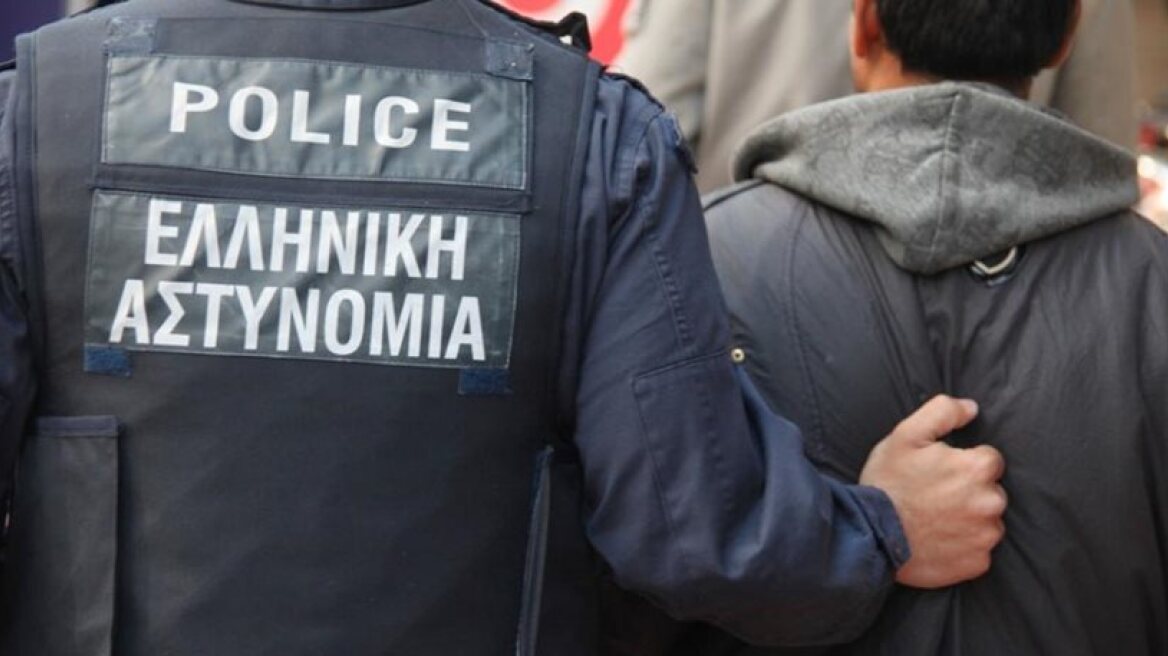 Συλλήψεις μεταναστών και προσφύγων σε Σάμο και Χίο