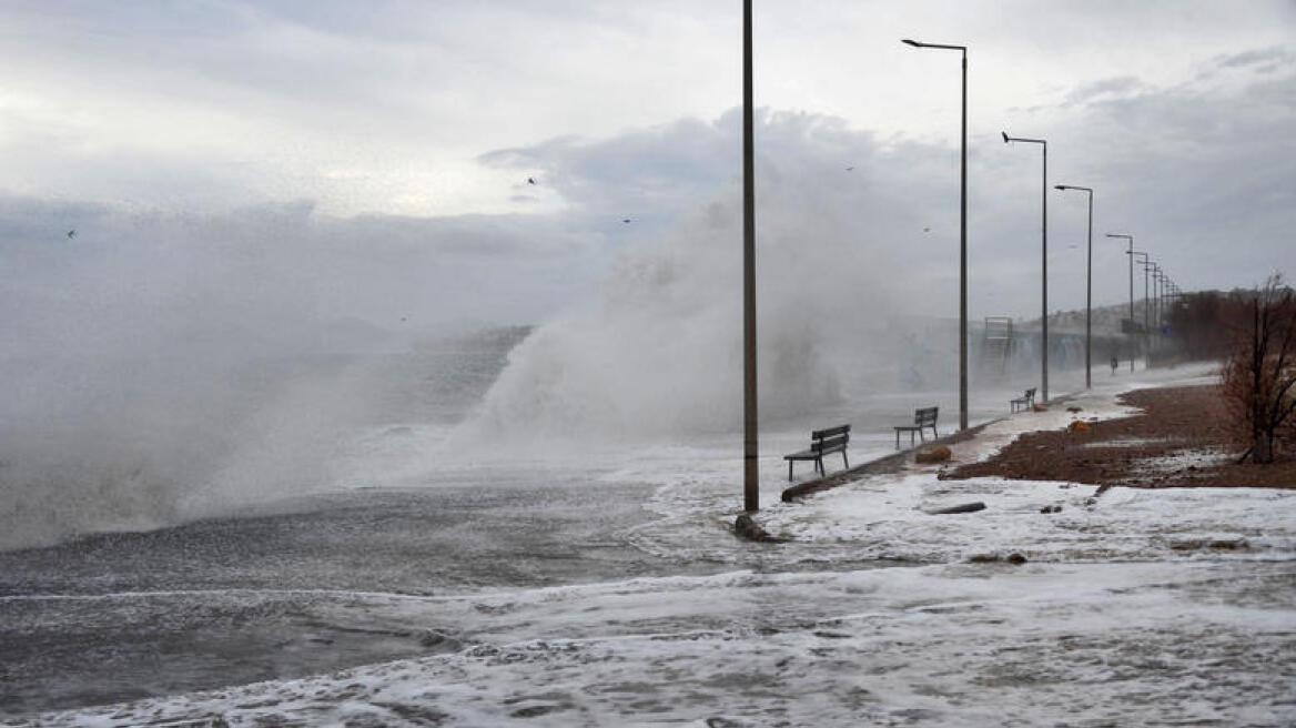Χαλάει ο καιρός: Βροχές, καταιγίδες και θυελλώδεις άνεμοι