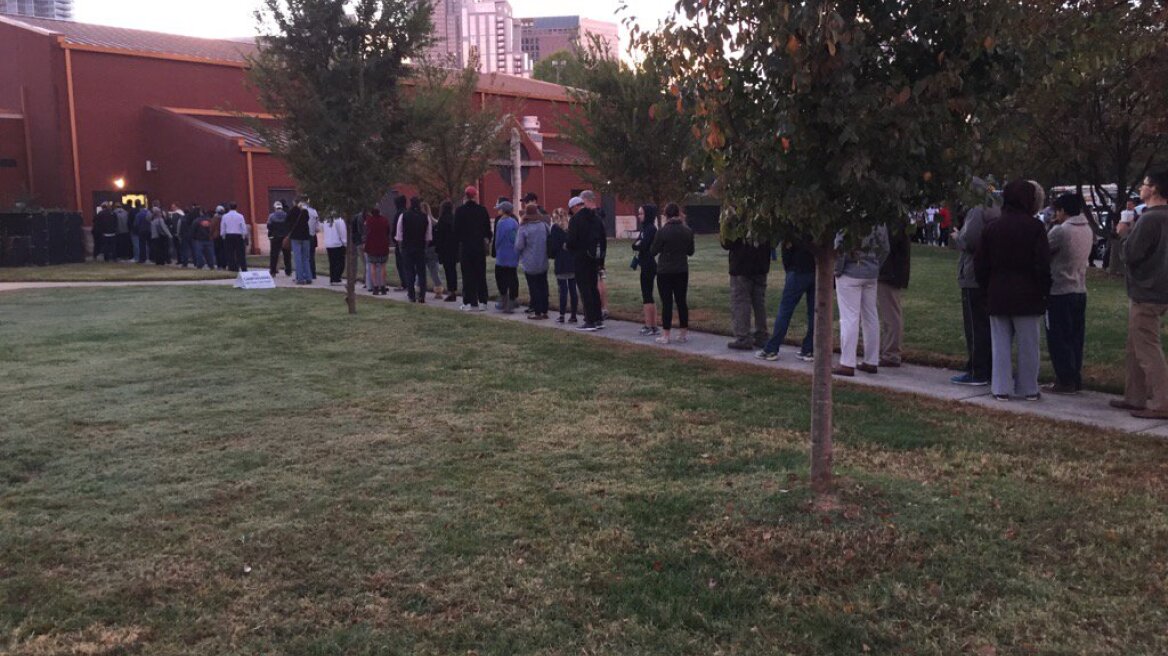 Αμερικανικές εκλογές 2016: Ουρές έξω από τα εκλογικά τμήματα - Δείτε φωτογραφίες