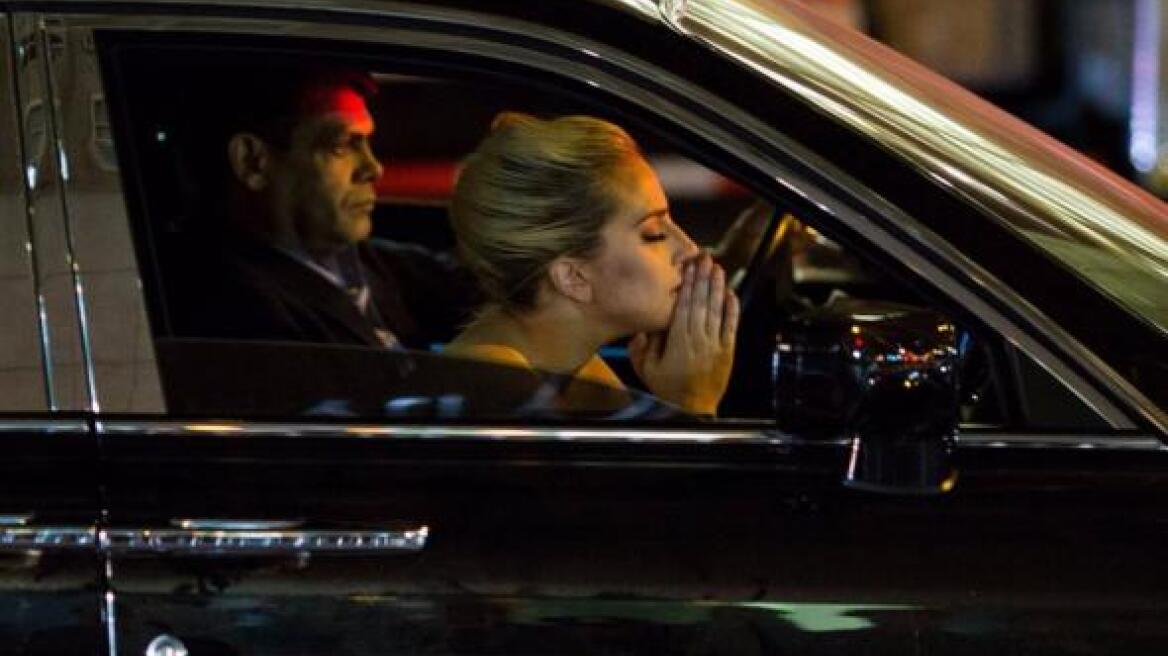 Η Lady Gaga κλαίει για τη νίκη του Ντόναλντ Τραμπ