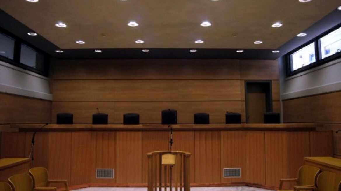 «Ελάτε τη Δευτέρα να σας ξαναδώ» είπε η εισαγγελέας στον Βούλγαρο κακοποιό!  