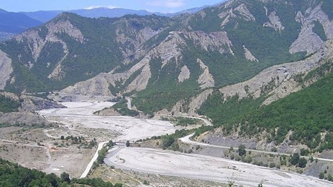 Έπεσε γέφυρα στην Κόνιτσα λόγω των βροχοπτώσεων