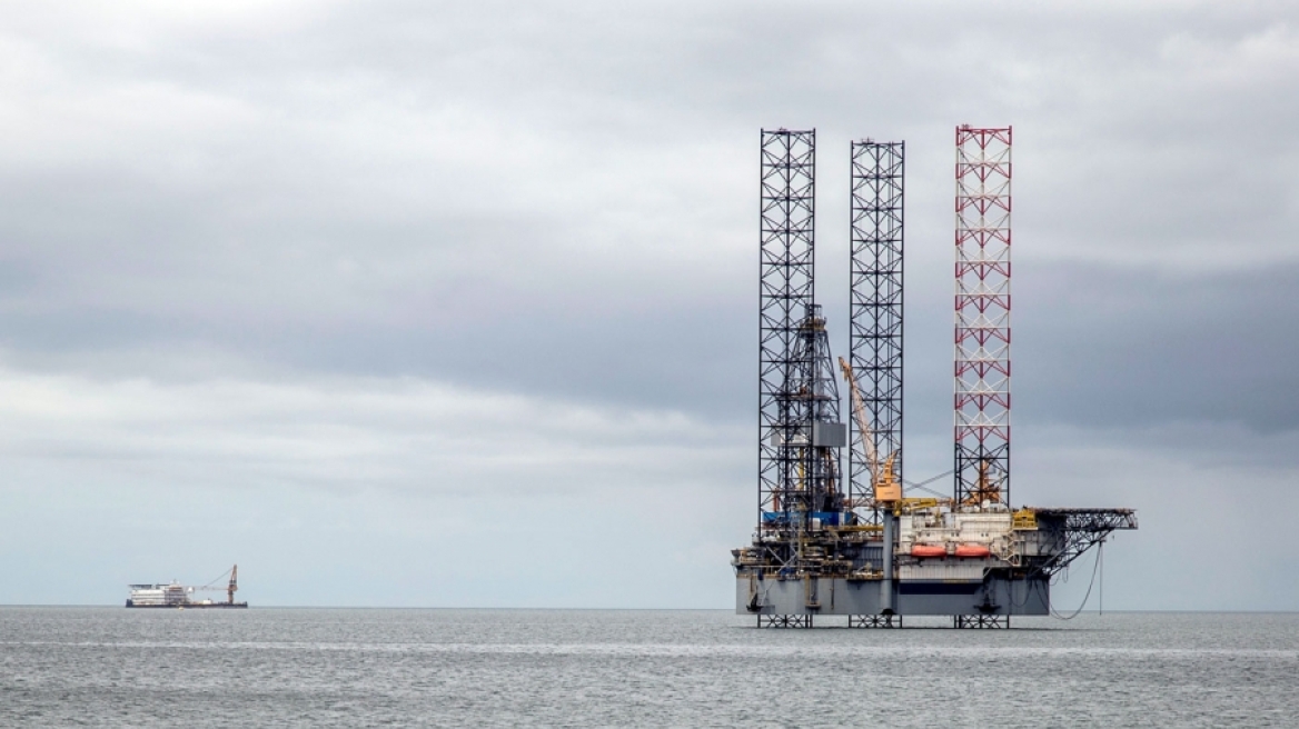 Μεικτά πρόσημα και μεταβλητότητα στην αγορά πετρελαίου