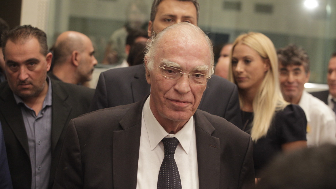Ένωση Κεντρώων: «Νομή λαφύρων μεταξύ των κομμάτων, οι θέσεις του ΕΣΡ»  