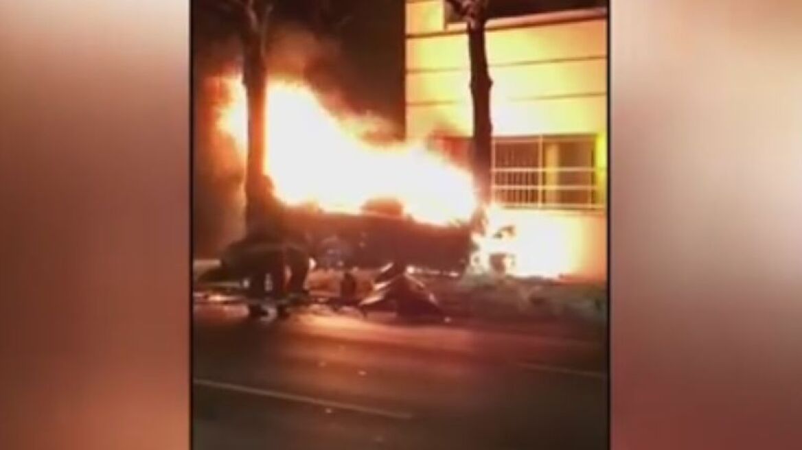 Δυστύχημα με φλεγόμενο Tesla Model S (video)