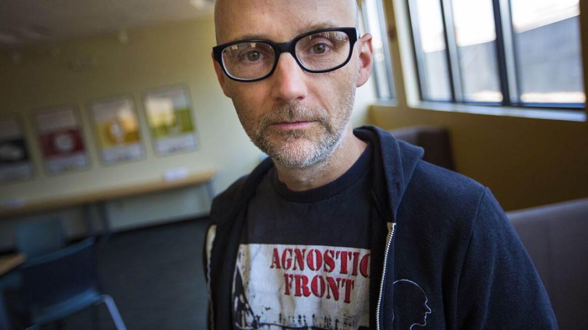 O Moby «τα 'χώνει» στους συμπατριώτες του για τον Τραμπ: Αμερική, τι σκ@τά έχεις πάθει;