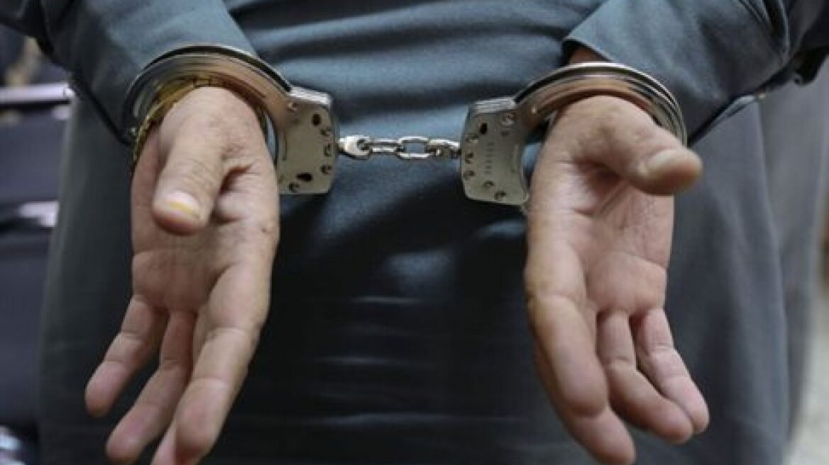 Πάτρα: Συνέλαβαν και Έλληνα για απάτη με τροχαίο!