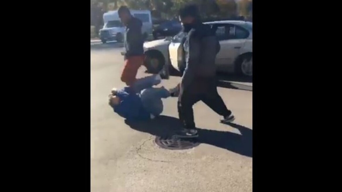 Trump supporter beaten up (graphic video)