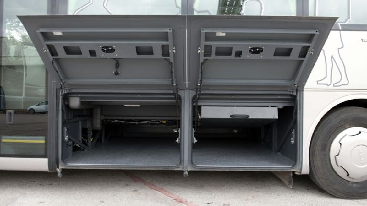 Λάρισα: Μετέφεραν αλλοδαπή γυναίκα στο χώρο αποσκευών του λεωφορείου