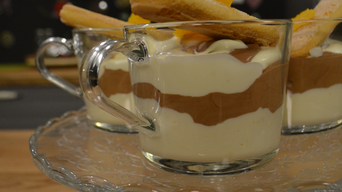 Αφράτη δίχρωμη μους σοκολάτα – πορτοκάλι (video)