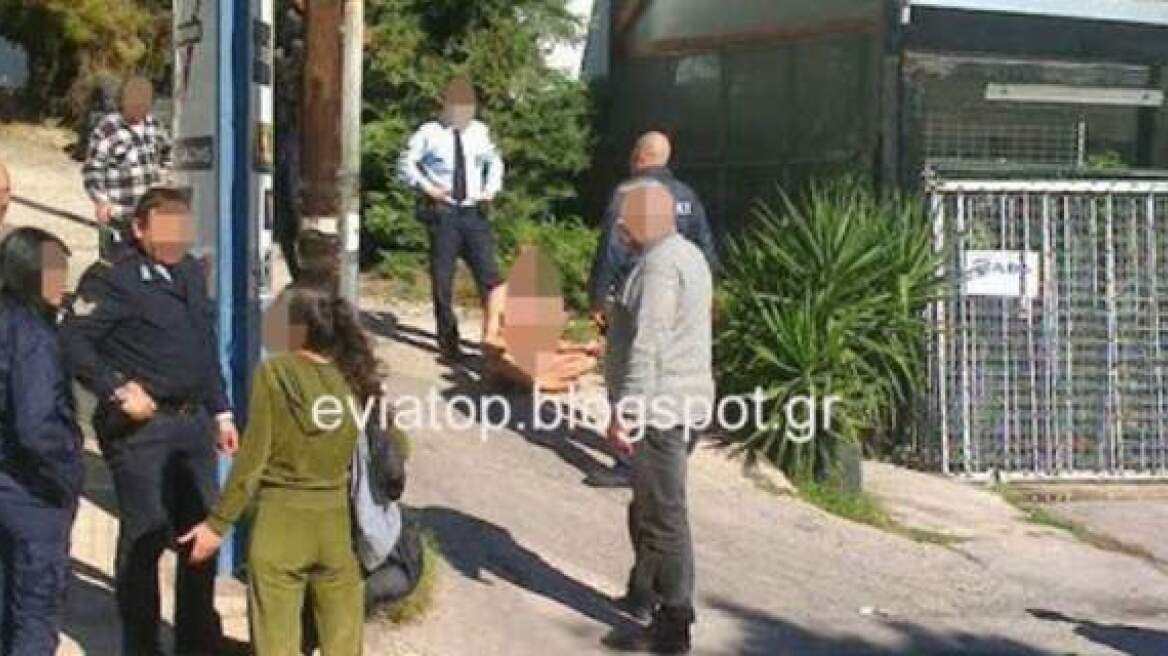 Χαλκίδα: Ανδρας καθόταν γυμνός στον δρόμο και έκανε... διαλογισμό