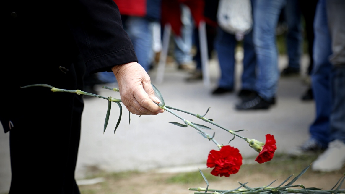 Τα μηνύματα των κομμάτων για την επέτειο του Πολυτεχνείου 