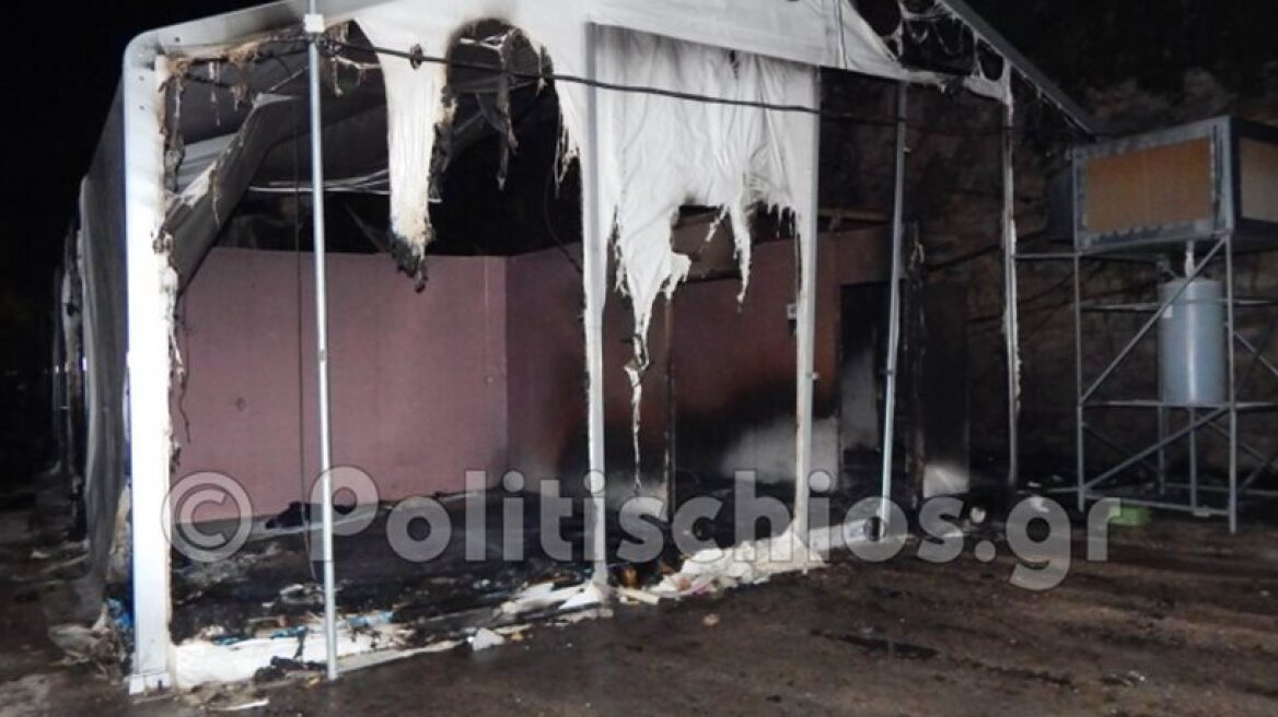 Raging migrants on Chios attack houses with fireworks (videos of the attack)