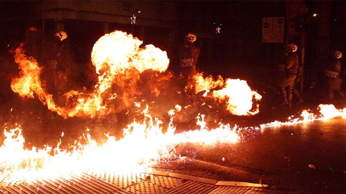 Anarchists cause mayhem across Greece (photos-videos)