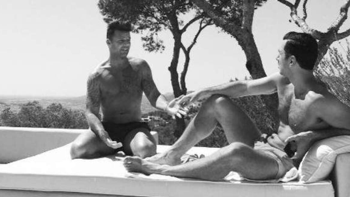 Ricky Martin engaged to his boyfriend (photos)