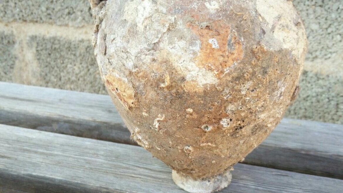 Στόλισε με αρχαίο αγγείο το σπίτι του στην Κοζάνη