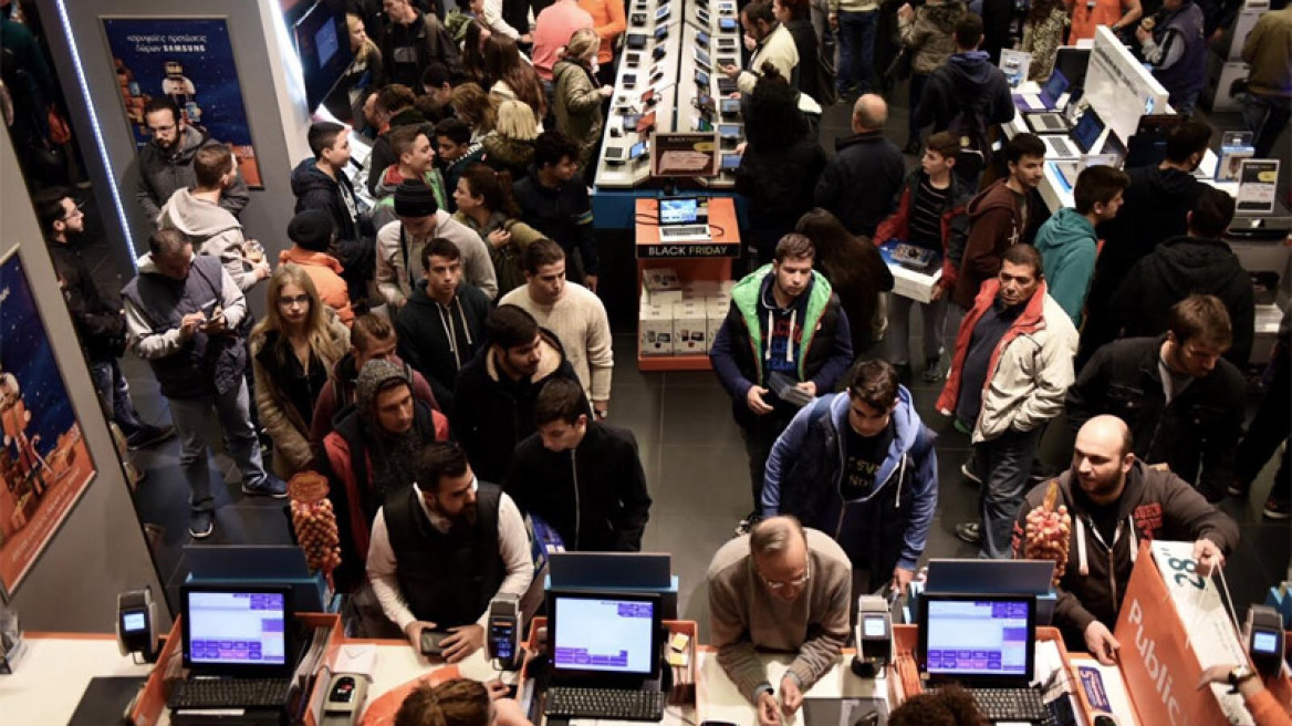 Πανζουρλισμός στην ελληνική πρεμιέρα της «Black Friday»