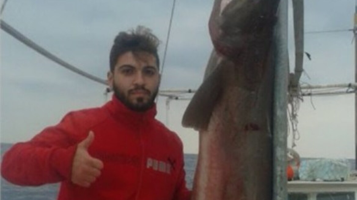 Φωτογραφία: Ψαράδες «σήκωσαν» γαλέο 2 μέτρων στη Σκόπελο