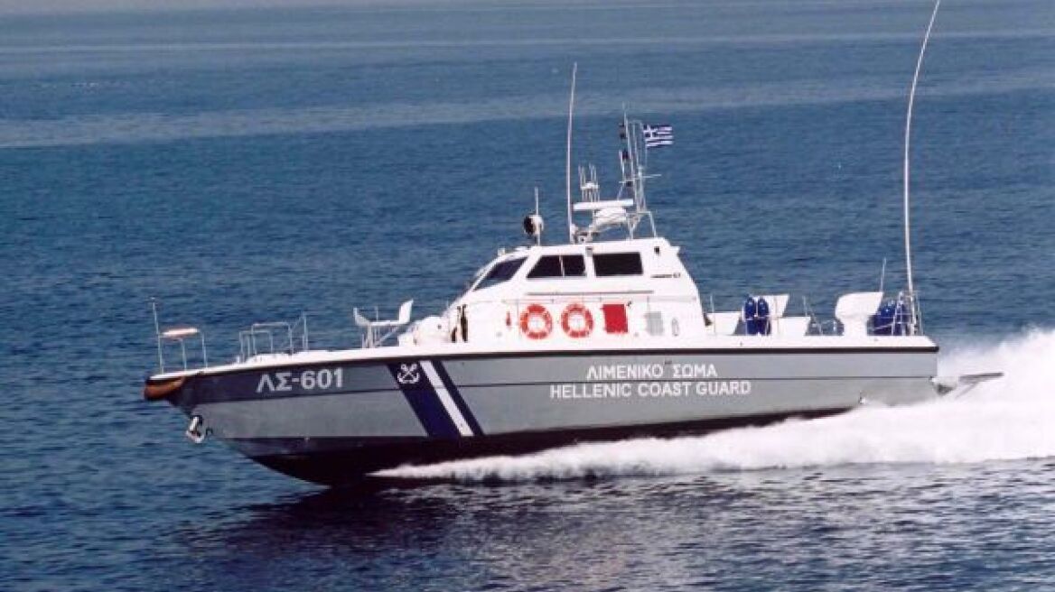 Aκυβέρνητο φορτηγό σκάφος, ξένης σημαίας, νότια της Κρήτης