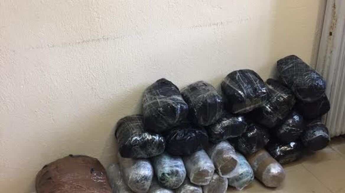 Μπαράζ εισαγωγής ναρκωτικών: Βρέθηκε φορτίο με 30 κιλά χασίς στο Μέτσοβο