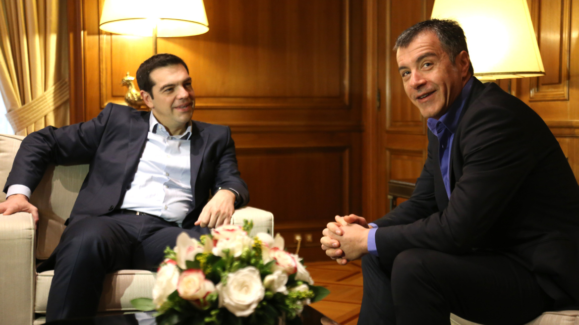 Θεοδωράκης: Ο Τσίπρας αφήνει την διαπραγμάτευση και πηγαίνει στην Κούβα