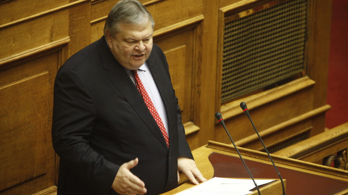 Βενιζέλος: Επικίνδυνη «ιστορική φαντασίωση» η παρουσία Τσίπρα στην Κούβα